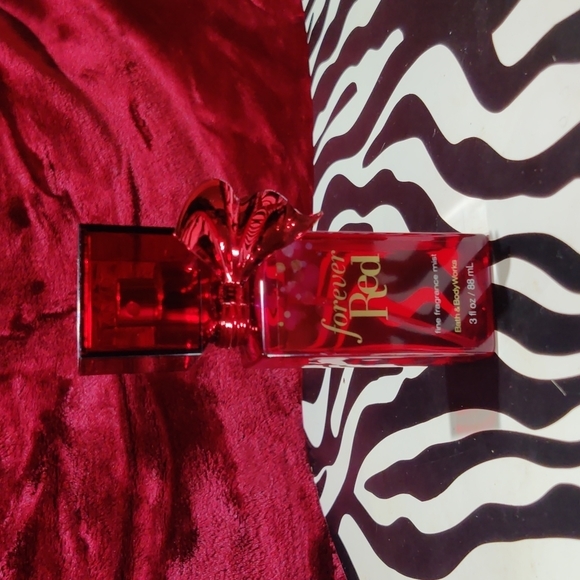 Forever Red fine fragrance mist by Bath & Body Works 3fl oz / 88 ml